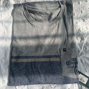 Travis Mathew t-shirt